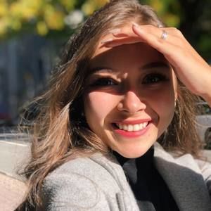 Meet your Posher, Emmanuelle